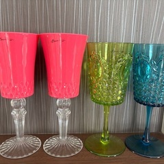 お洒落なグラス(プラスチック)の画像