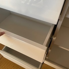 収納棚の画像
