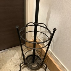 おしゃれ傘立て、コートもかけられるの画像
