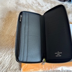 ルイヴィトン　長財布　エクリプス新品並みの画像