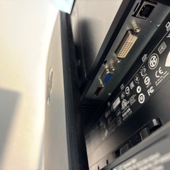 【HP製 23インチモニター（外付けスピーカー・VGAケーブル付属）】の画像