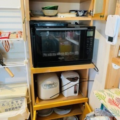 キッチン食器棚の画像