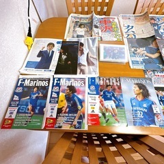 横浜F・マリノス 中澤佑二選手関連グッズまとめ売り マッチディプロブラム 会報誌 新聞 ポスター 写真の画像