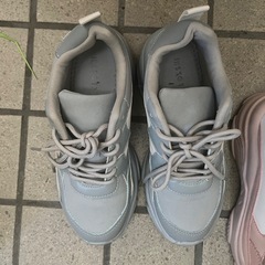 しまむら　スニーカーの画像