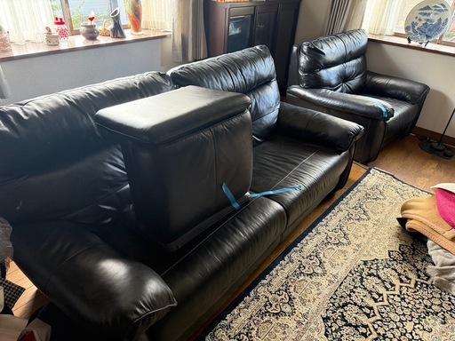 レザーソファー早い者勝ち