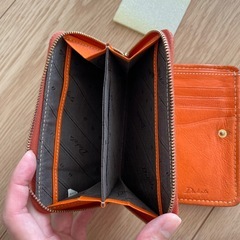 ダコタ　二つ折り財布の画像