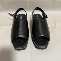 alfredoBANNISTER スクエアトゥ バックル タンクソールサンダルの画像