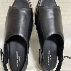 alfredoBANNISTER スクエアトゥ バックル タンクソールサンダルの画像