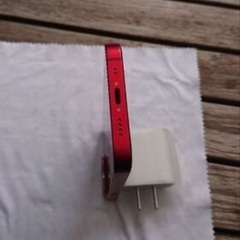 9/16 17時に新宿駅か渋谷駅で　美品　iPhone 13 mini Redの画像