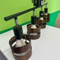 ウッド調 おしゃれな４連シーリングライト ストレートの画像