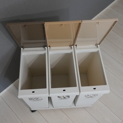 ゴミ箱　分別　3段　キャスター付きの画像