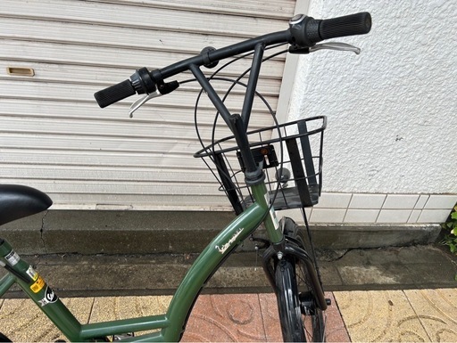VESPA カゴ付き　ミニベロ　20インチ　小型自転車　ギア付き
