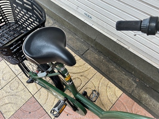VESPA カゴ付き　ミニベロ　20インチ　小型自転車　ギア付き