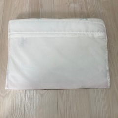 傾斜枕　履き戻し防止ピロー　赤ちゃん用　の画像