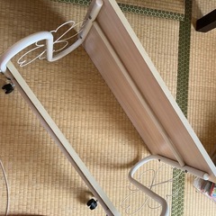 キャスター付きノートパソコン台（約60×40×40cm）の画像
