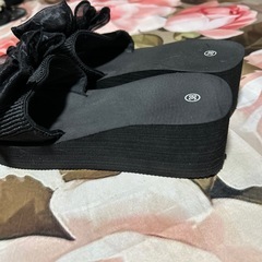シフォンのおリボン付きサンダルの画像