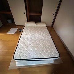 ベット＋マットレスの画像