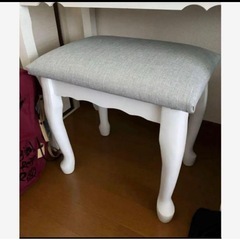 アンティーク クラシックドレッサー スツールの画像