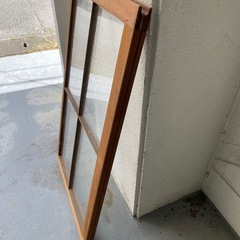アンティーク窓の画像