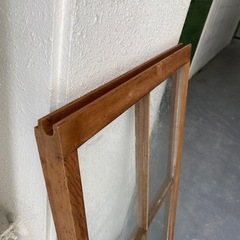 アンティーク窓の画像