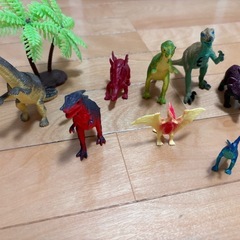 恐竜フィギュアの画像