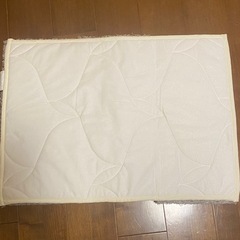 ペット用品　エアウィーヴ ペットベッド S ホワイト　汚れホツレ有りの画像