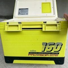 釣り用クーラーボックスの画像