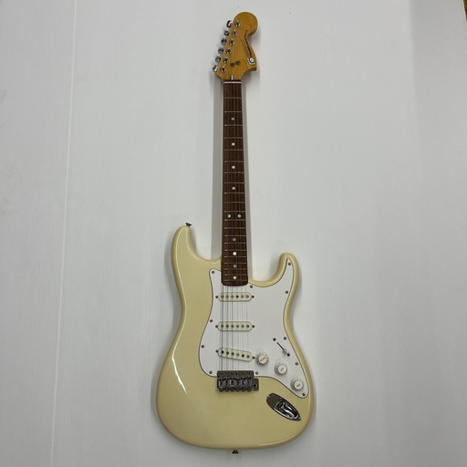 Fernandes フェルナンデス エレキギター FST-50 石ロゴ ストラトキャスターモデル  楽器 弦楽器　のご紹介です！