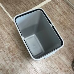 ゴミ箱　1個の画像