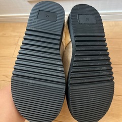 秋・冬物！未使用
ムートン　サンダルの画像