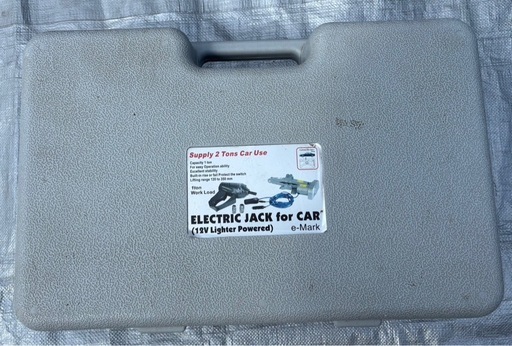 自動車用電動ジャッキ（インパクト付き
）