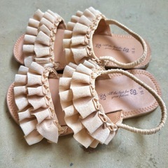 西松屋 フリル付きベビーサンダル 16センチの画像