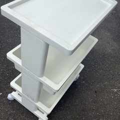 中古　引き取り限定　3段テーブルワゴン　白の画像