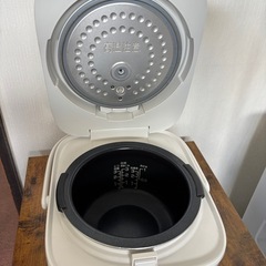 炊飯器の画像