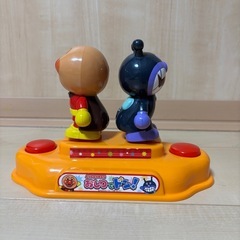 アンパンマン、おしり相撲