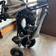 三輪車　日除付き　手押し可能の画像
