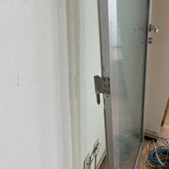アルミガラスドアの画像