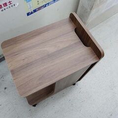 【恵庭】☆中古品☆サイドテーブル 幅30×奥行45高さ55 ブラウン 木目調 PayPay支払いOK！の画像