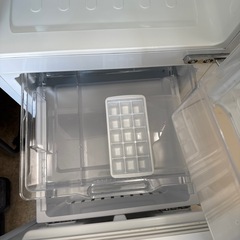 2021年　ハイセンス  冷蔵庫　134L ガラスの画像