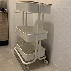 【無料／引き取り限定】IKEA ロースコグ ワゴン 蓋付き ホワイトの画像
