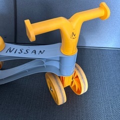 足蹴り三輪車の画像