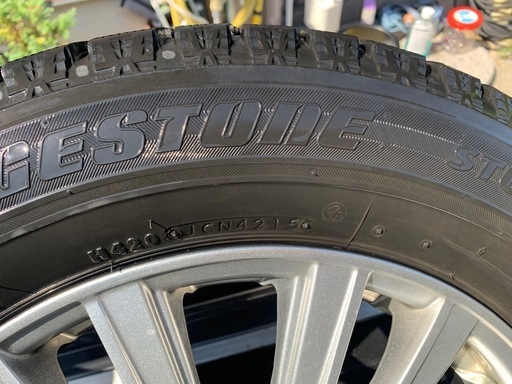 スタッドレス16インチ205/60R16