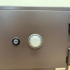 家庭用耐火金庫　防犯　ダイヤル式　取説あり　鍵ありの画像