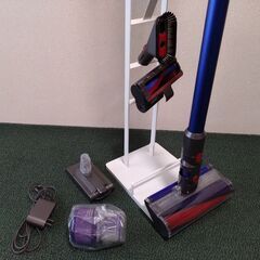 【3000円】ダイソン掃除機(付属品あり、スタンド付き)の画像
