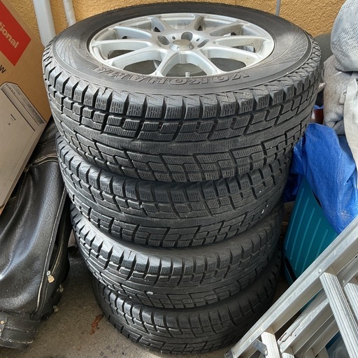 YOKOHAMA（ヨコハマタイヤ） 	•スタッドレスタイヤ　アルミホイール付（
 225/65R17 102Q）