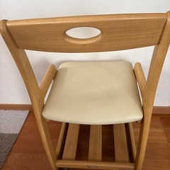 木製学習椅子の画像