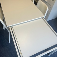 美品 IKEAイケア 伸縮式ダイニングテーブル❗️椅子4脚付きの画像