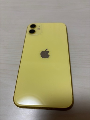 お取引中　
iPhone11  64GB 傷あり