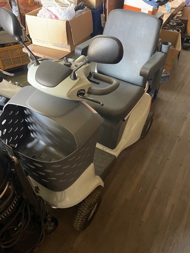 新車　SUZUKI　スズキセニアカーET4D 走行距離0キロ