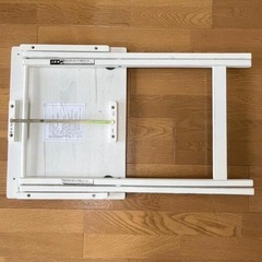 折りたたみテーブルの画像